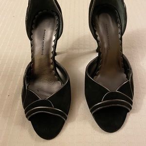 Almost New Only Worn Once! Banana Republic Black Peep Toe Heels Size 5 Genuine L